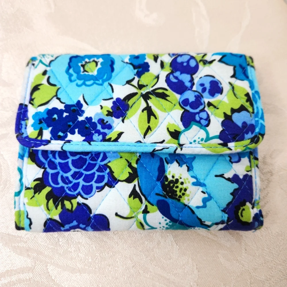 Vera Bradley Trifold Wallet Blueberry Blooms